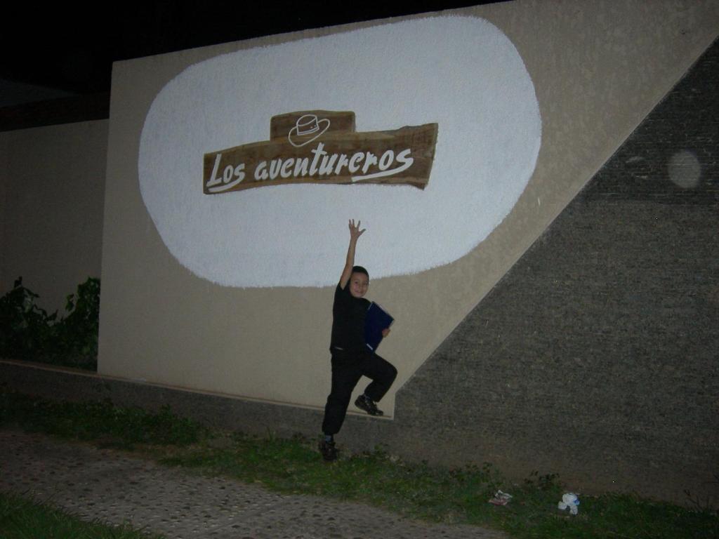Hostal Los Aventureros Santa Cruz de La Sierra Exterior photo