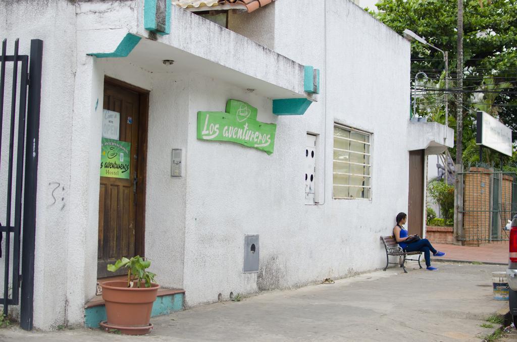 Hostal Los Aventureros Santa Cruz de La Sierra Exterior photo
