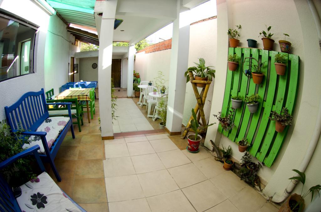 Hostal Los Aventureros Santa Cruz de La Sierra Exterior photo