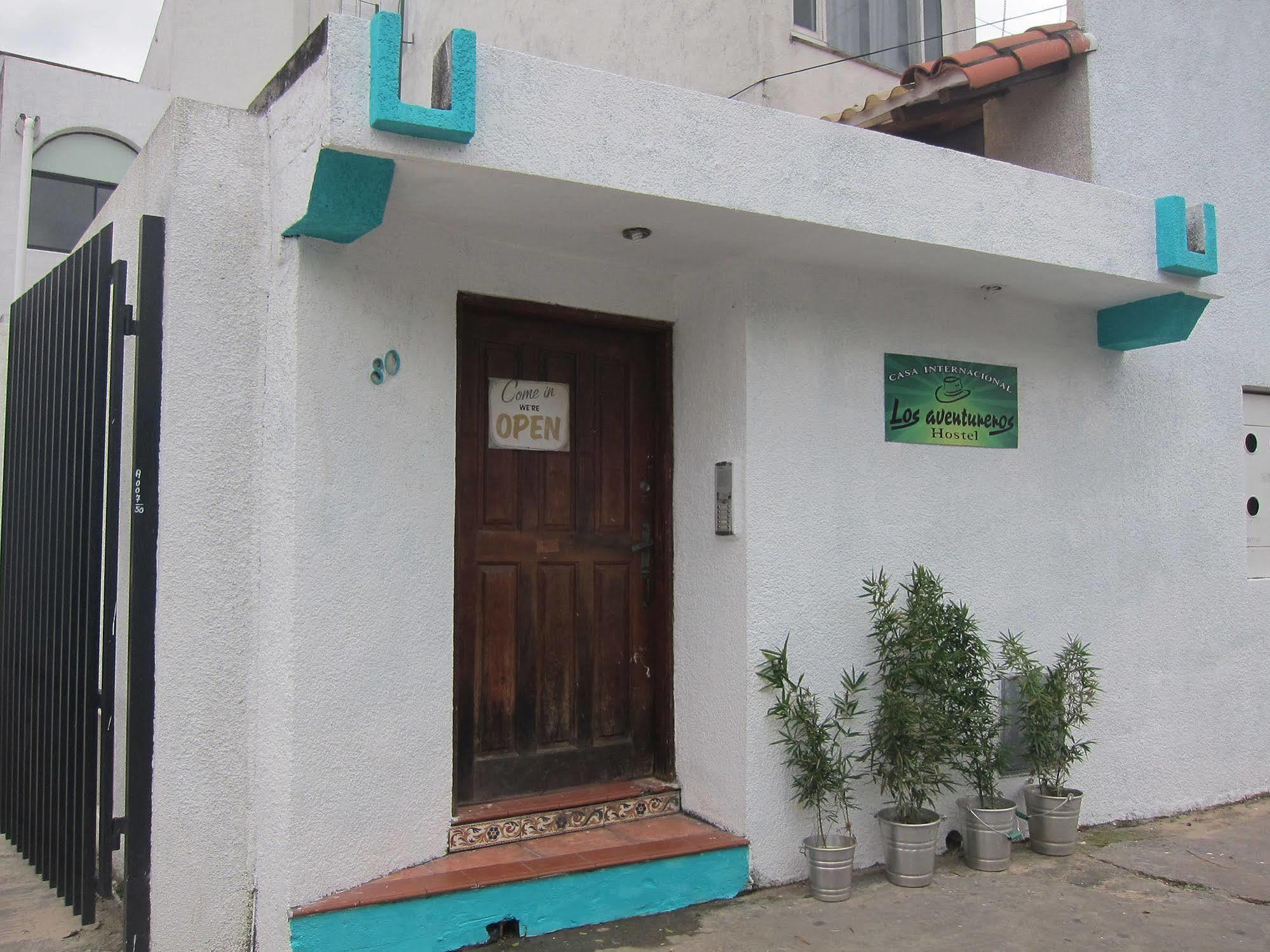 Hostal Los Aventureros Santa Cruz de La Sierra Exterior photo